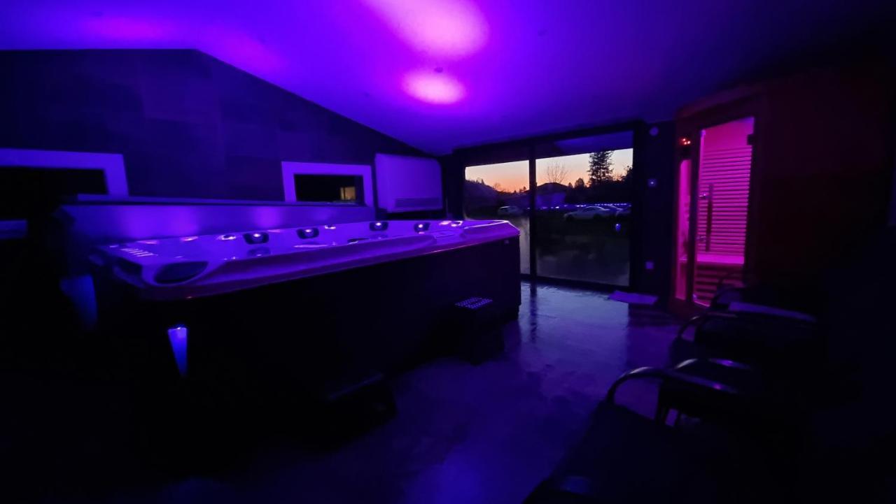 Gites De La Croisee Des Chemins - Piscine Chauffee - Spa, Hammam Et Sauna Izeaux Zewnętrze zdjęcie